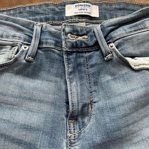 Denizen From Levi’s Mid Rise Skinny W27 L30 Jeans